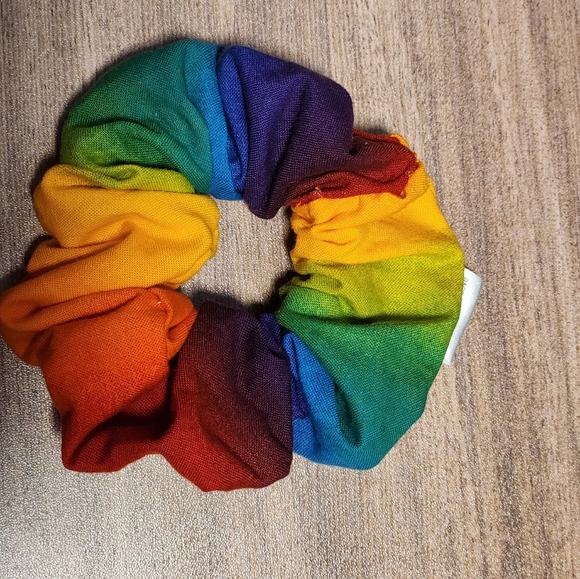 3 for 20** Brand new Ombre rainbow scrunchie - Picture 1 of 3